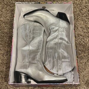 Jeffrey Campbell/Free People collaboration Dagget Metallic Silver Heeled Boots